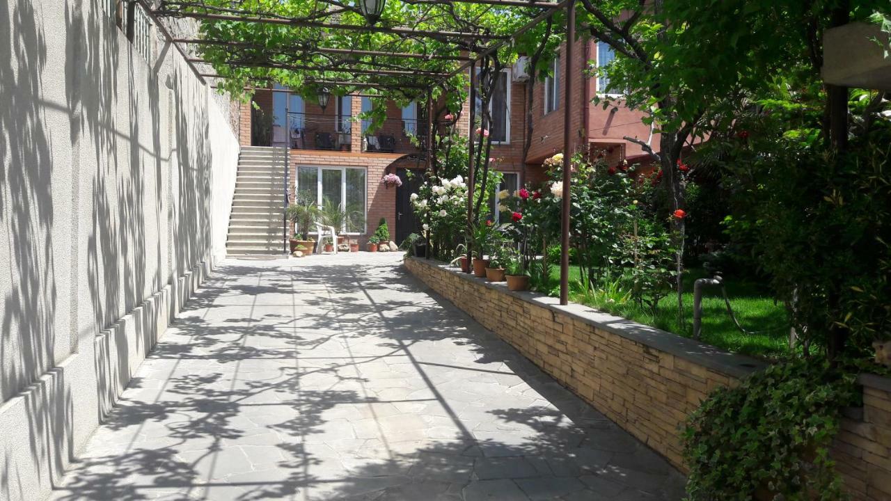 Green Garden Tbilisi Ngoại thất bức ảnh